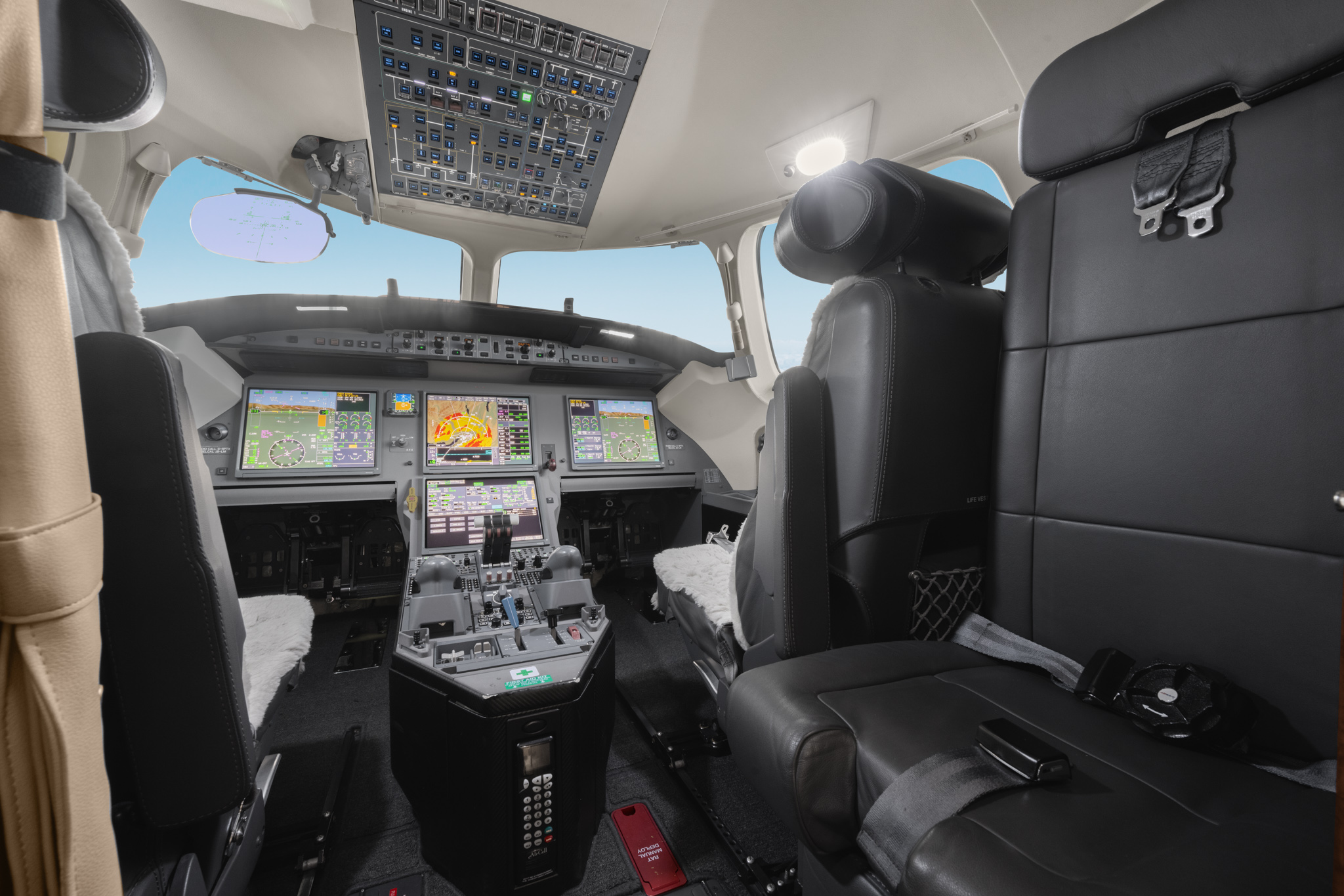 Photo of the Falcon 7x G-SPTX