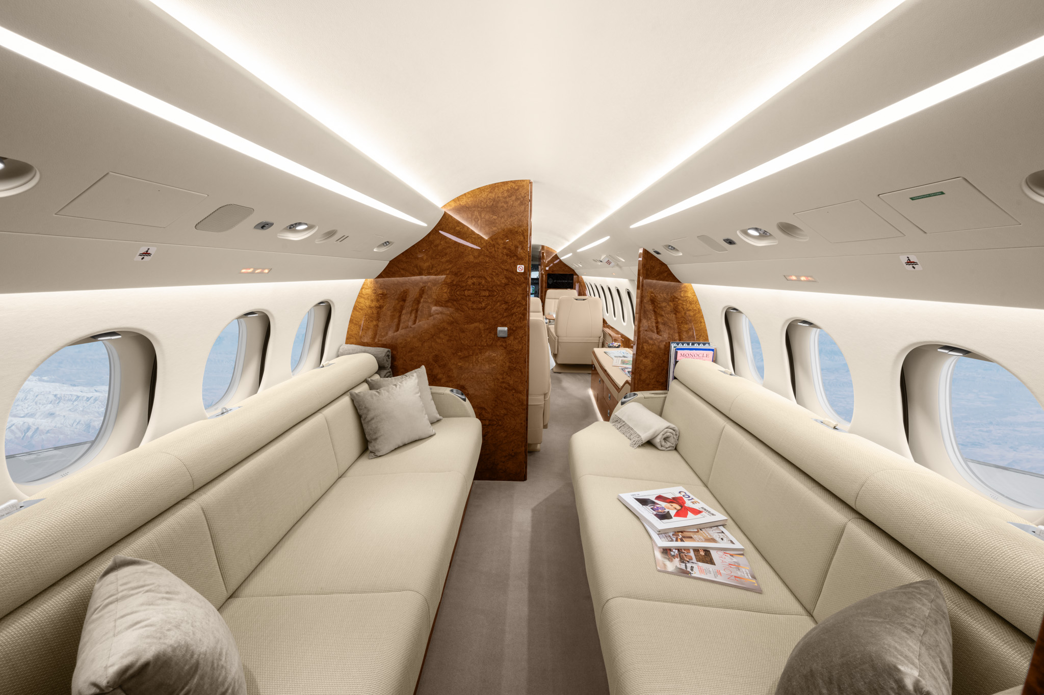 Photo of the Falcon 7x G-SPTX