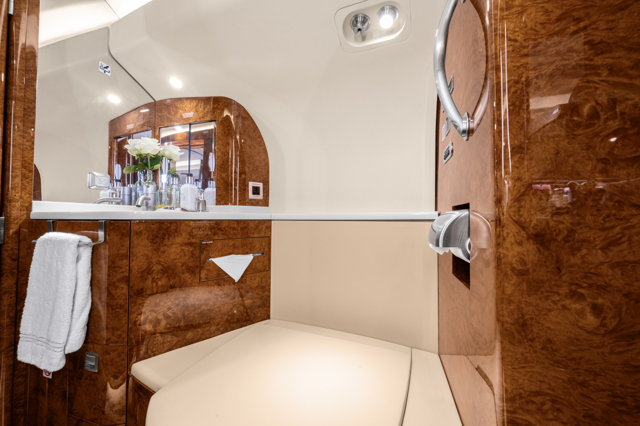 Photo of the Falcon 7x G-SPTX