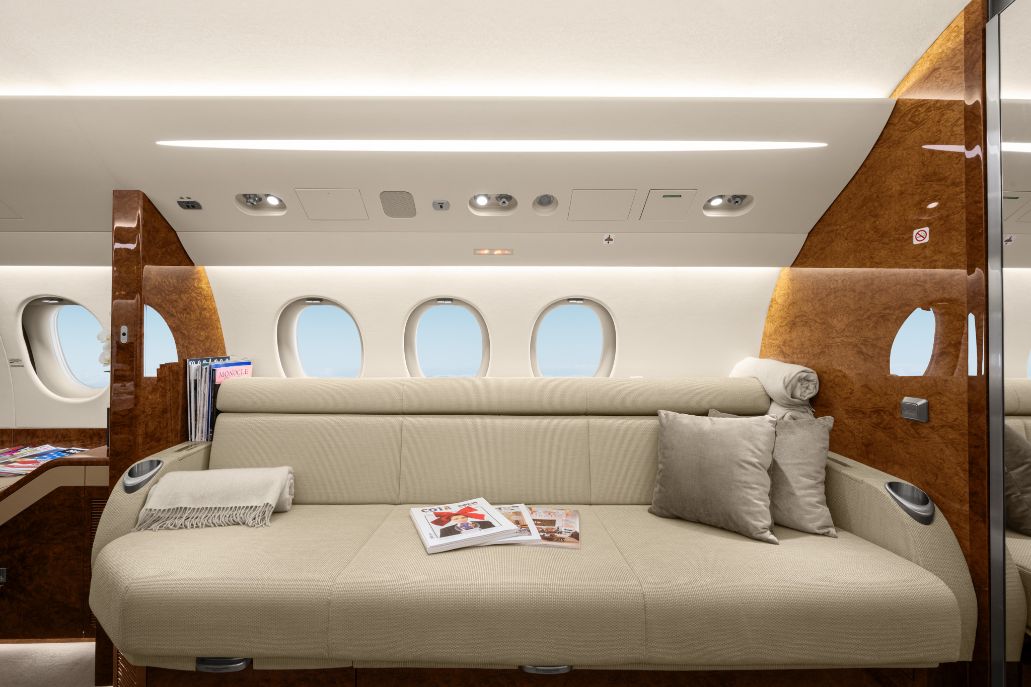 Photo of the Falcon 7x G-SPTX