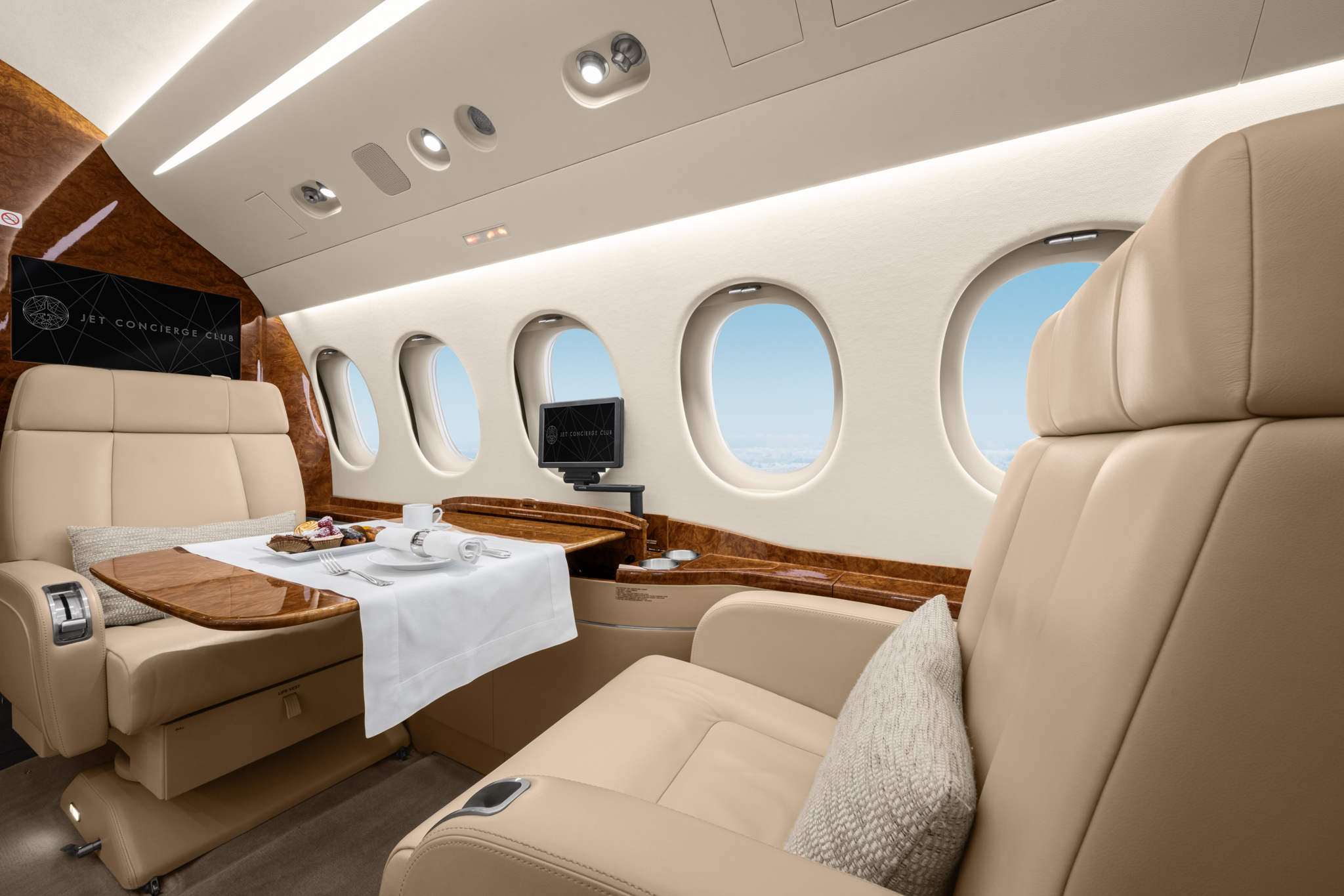 Photo of the Falcon 7x G-SPTX