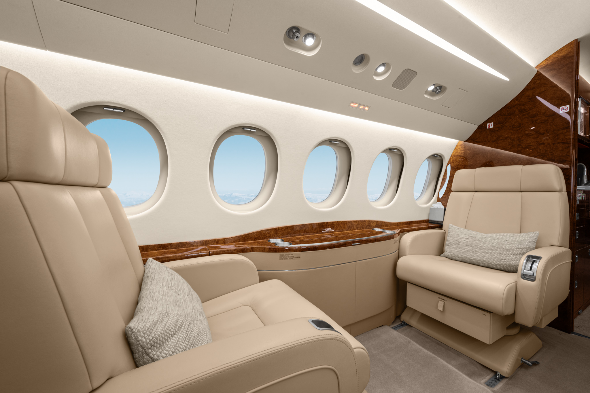 Photo of the Falcon 7x G-SPTX