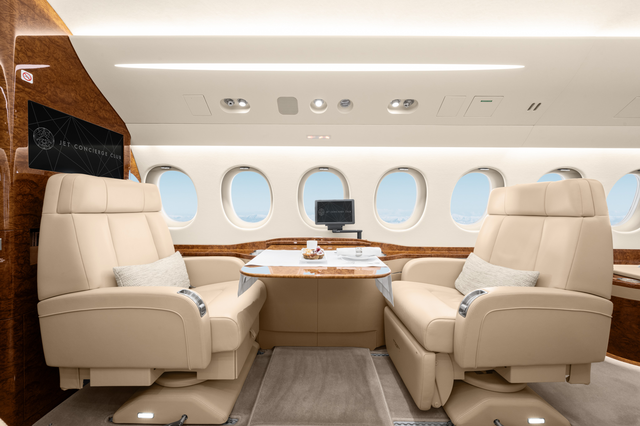 Photo of the Falcon 7x G-SPTX