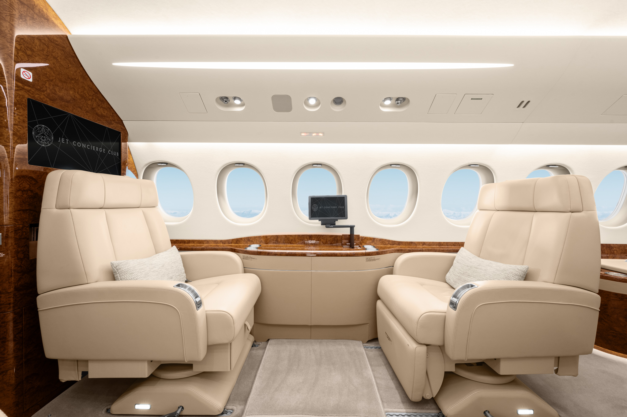 Photo of the Falcon 7x G-SPTX