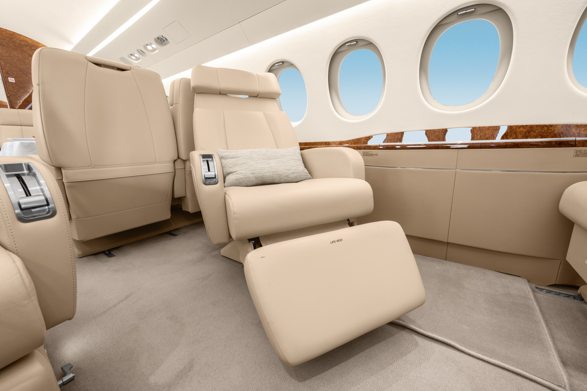 Photo of the Falcon 7x G-SPTX