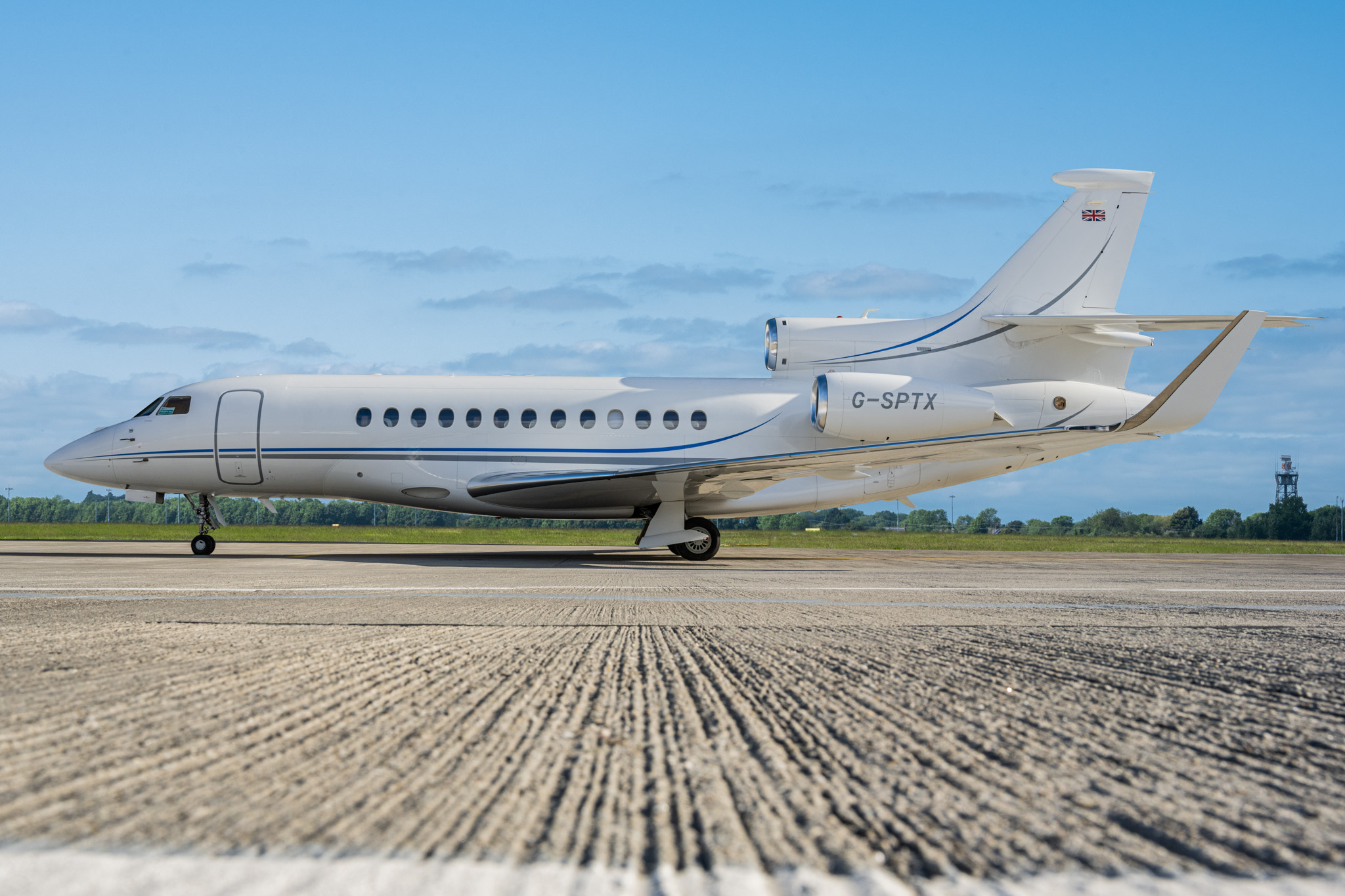 Photo of the Falcon 7x G-SPTX