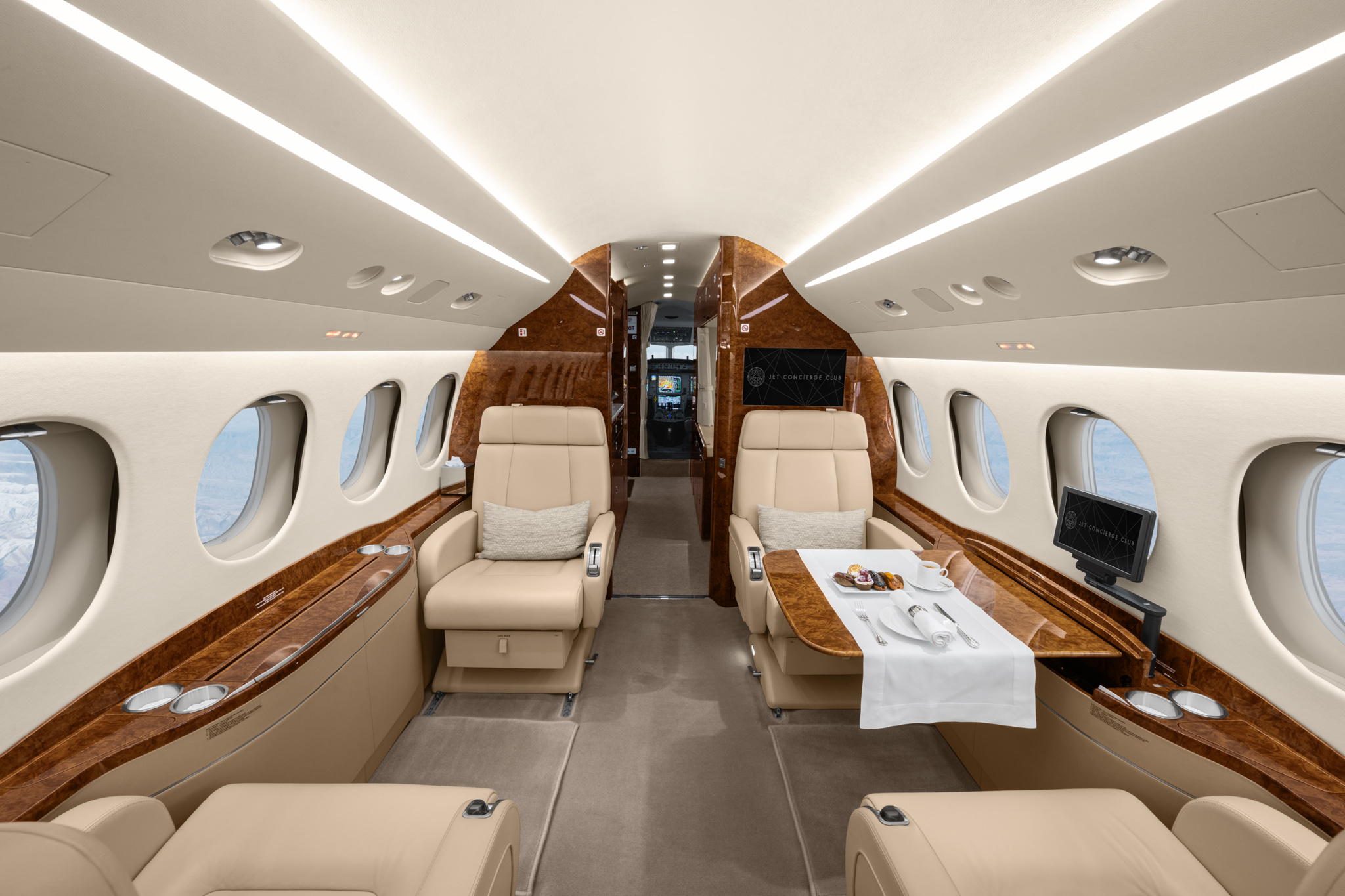 Photo of the Falcon 7x G-SPTX
